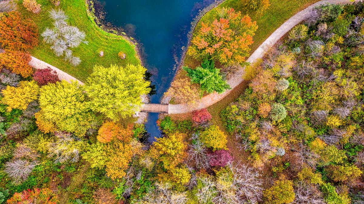 Fall-Colors_Kent-Park_Iowa-Aerial-Drone-Photography-Video_©2020Jonathan-David-Sabin_All-Rights-Reserved_InfinityPhotographic.com